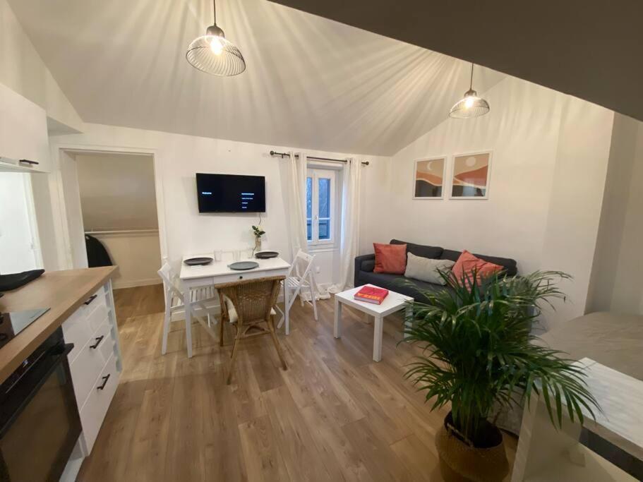 Appartement La Mansarde Lcd Pontoise Extérieur photo